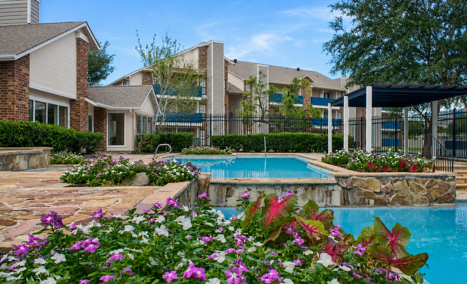 Community Amenites Pool